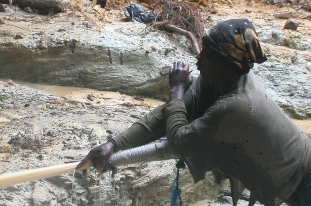 Gold miner with hydropower hose
